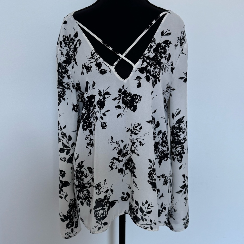 Lush Black and White Floral Top